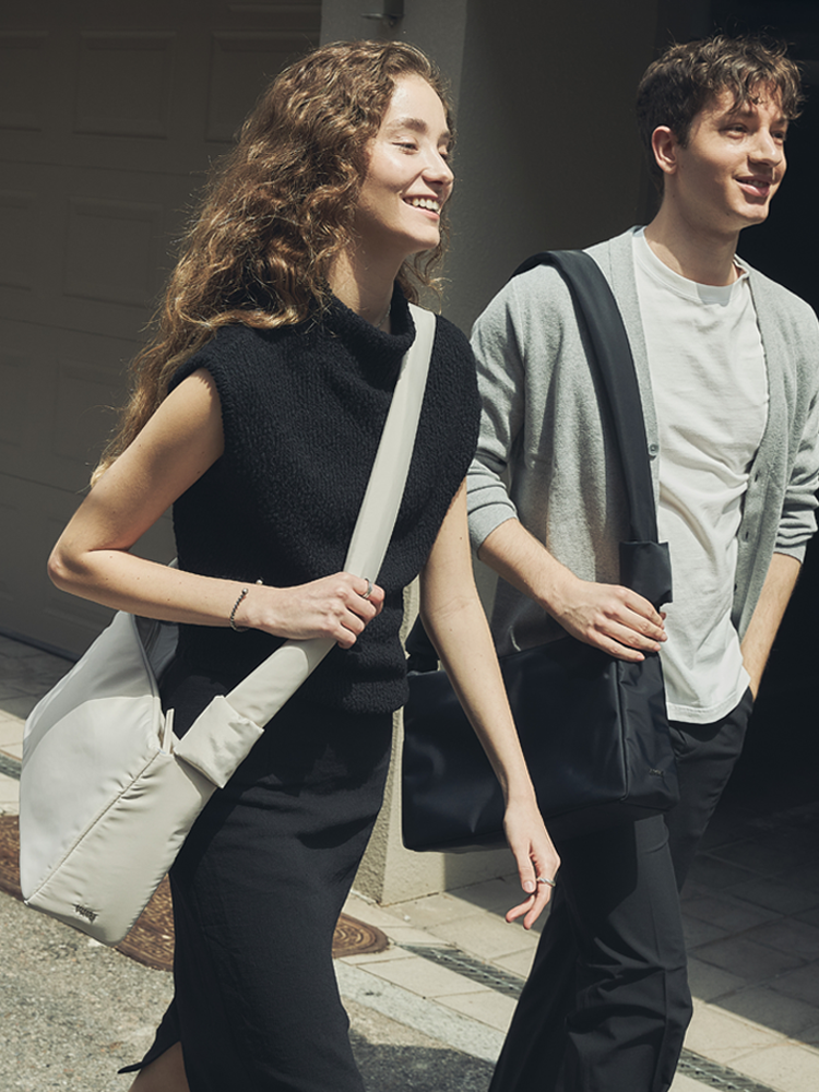 CROSSBODY