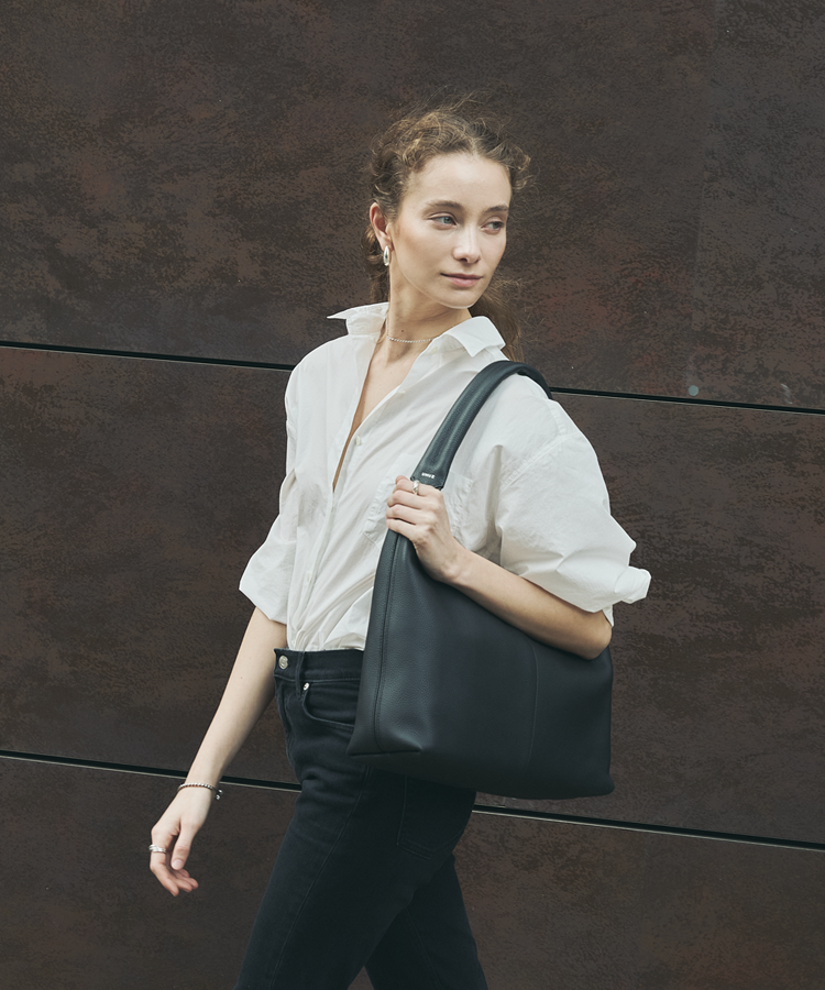 Carryall Medium Shoulder Bag 590g - Black